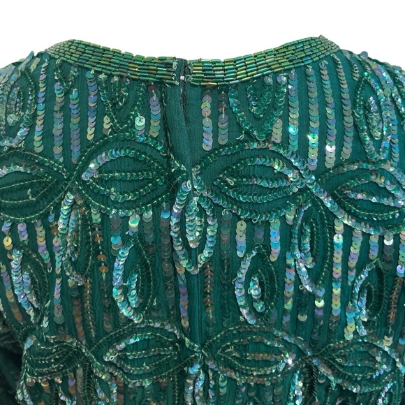 90s FRANK USHER GREEN SEQUIN & BEADED LONG SLEEVE COLLARLESS TOP W SCALLOPED HEM - Picture 6 of 11
